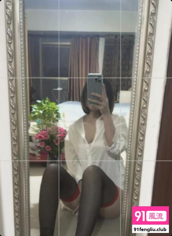 短发气质mm
